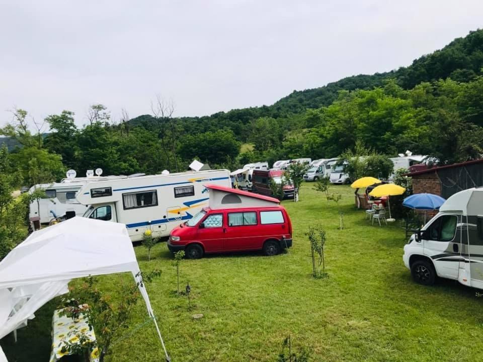 Camping In Clisura Dunarii Ieşelniţa 外观 照片