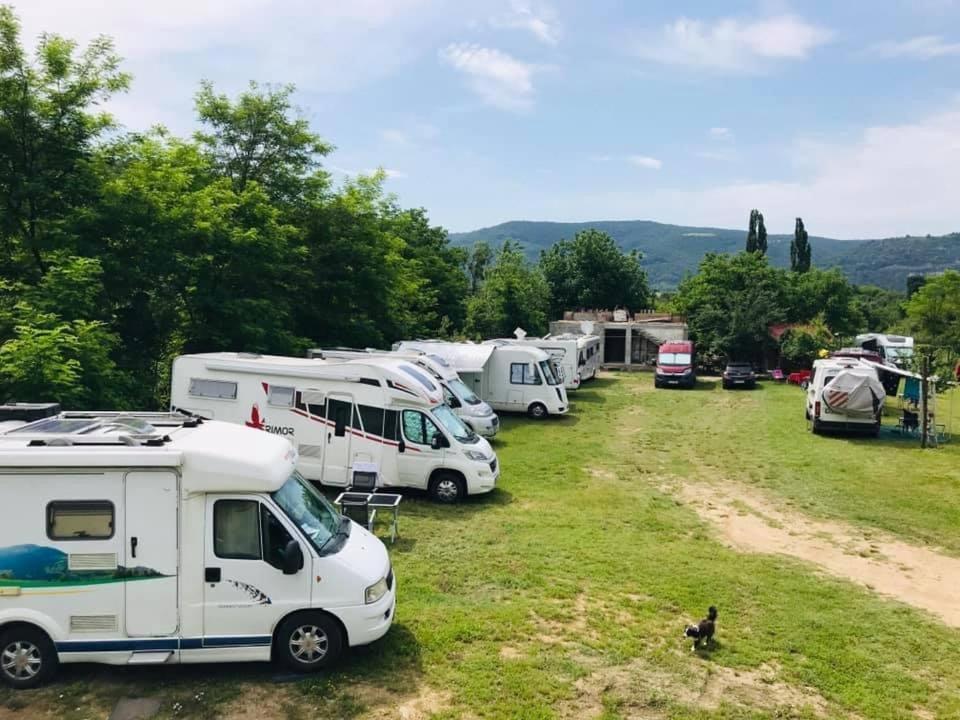 Camping In Clisura Dunarii Ieşelniţa 外观 照片