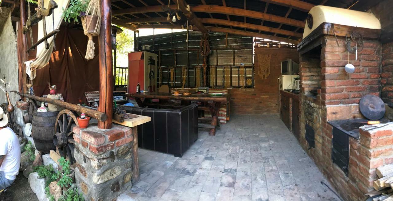 Camping In Clisura Dunarii Ieşelniţa 外观 照片