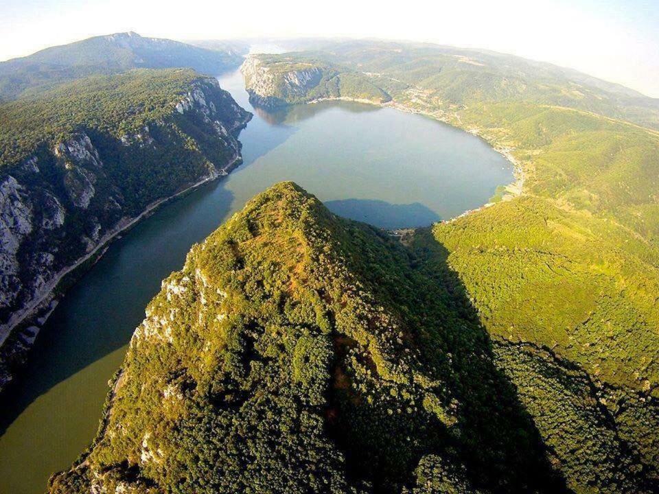 Camping In Clisura Dunarii Ieşelniţa 外观 照片