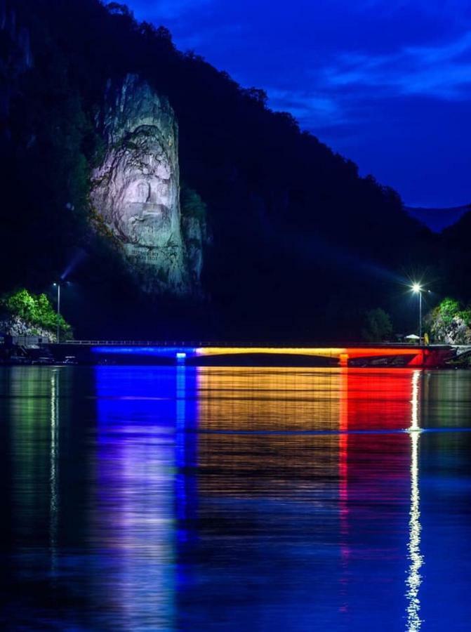 Camping In Clisura Dunarii Ieşelniţa 外观 照片