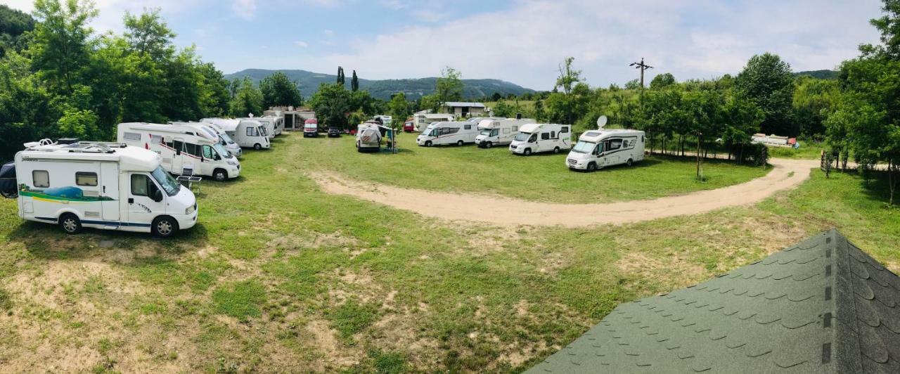 Camping In Clisura Dunarii Ieşelniţa 外观 照片